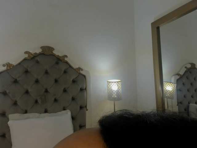 Live sex webcam photo for Aixa-Reyes #289976619