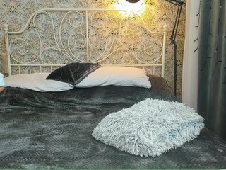 Live sex webcam photo for AkashaQueen #198156822