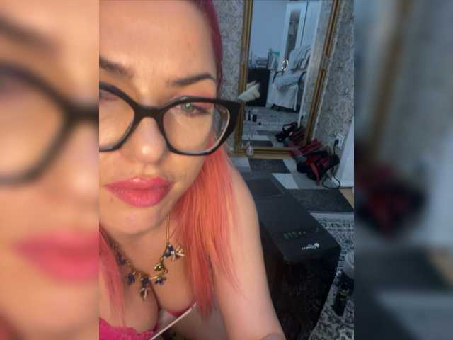 Live sex webcam photo for AkashaQueen #276362720