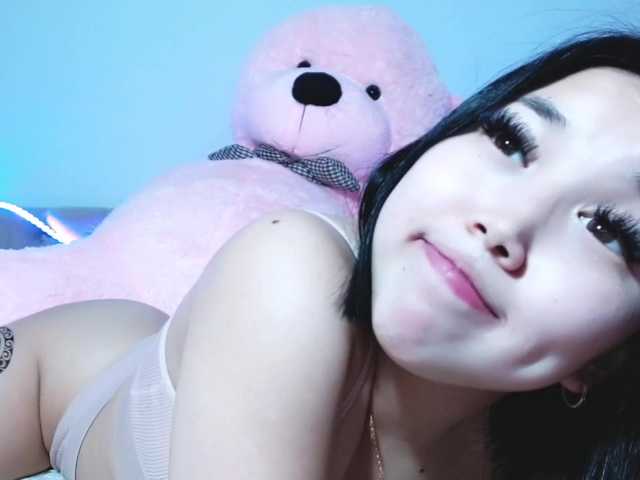 Live sex webcam photo for AkemiChu #288024457