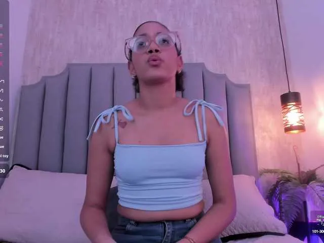 Live sex webcam photo for Alahia-Baiter #290590282