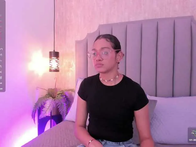 Live sex webcam photo for Alahia-Baiter #290648782