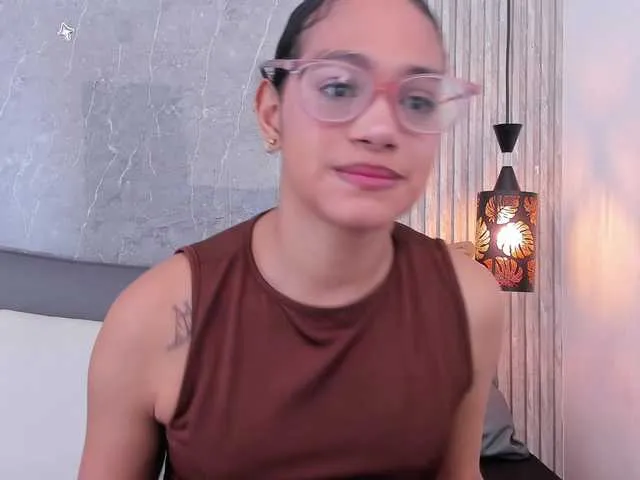 Live sex webcam photo for Alahia-Baiter #290812922