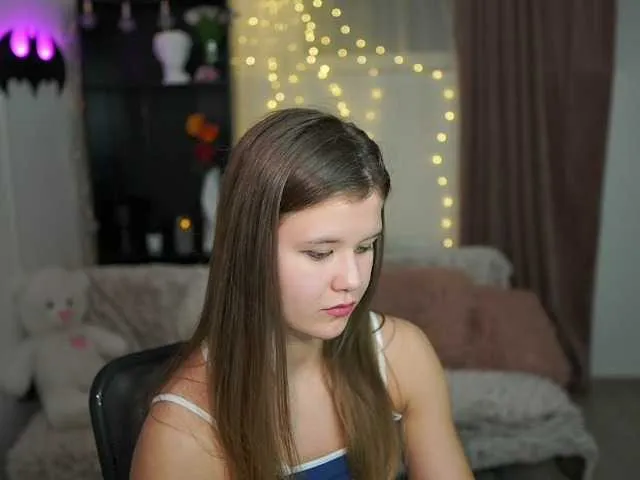 Live sex webcam photo for AlainaFox #277583494