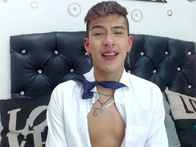 Live sex webcam photo for AlanMakensy #273505394
