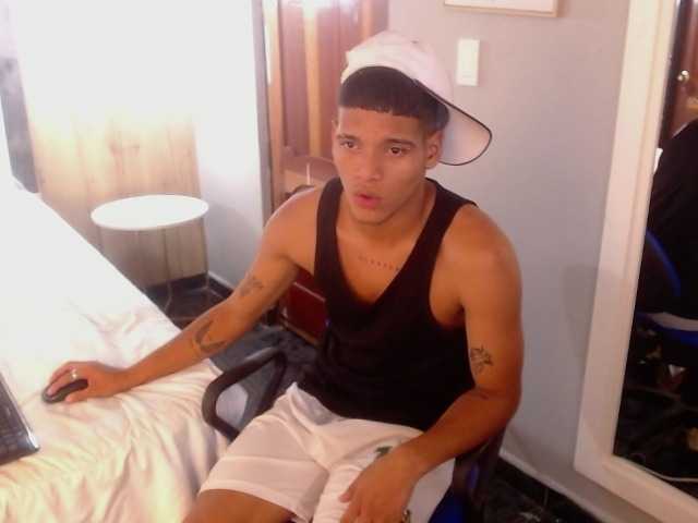 Live sex webcam photo for AlanMakris #276378253