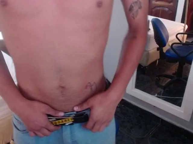 Live sex webcam photo for AlanMakris #276419177