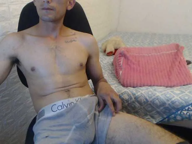 Live sex webcam photo for AlanMatiaz #277479260