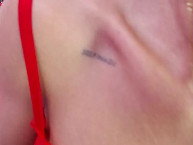 Live sex webcam photo for AlanaJones1 #277030466