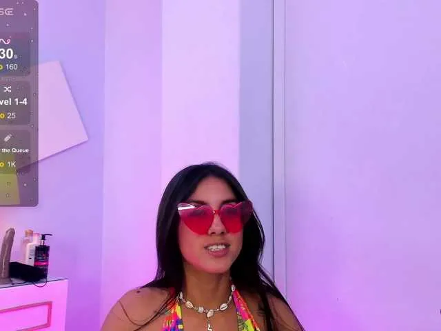 Live sex webcam photo for AlanaJones1 #278032929