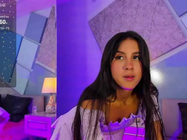 Live sex webcam photo for AlanaJones1 #278165358