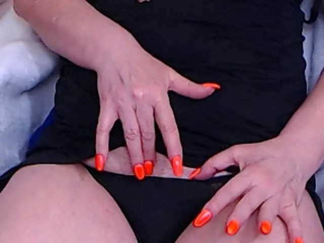 Live sex webcam photo for AlanaRichards #272280375