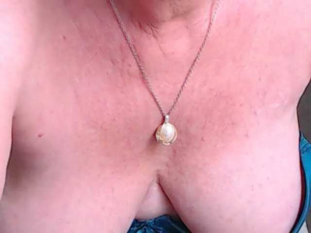 Live sex webcam photo for AlanaRichards #273684823