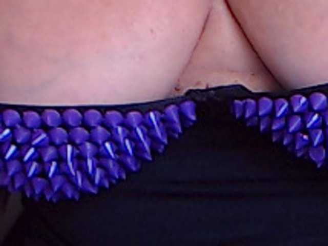 Live sex webcam photo for AlanaRichards #274069870