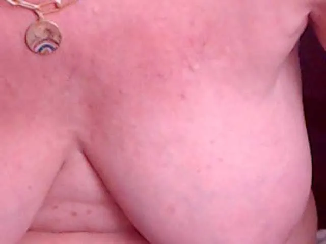 Live sex webcam photo for AlanaRichards #275556372