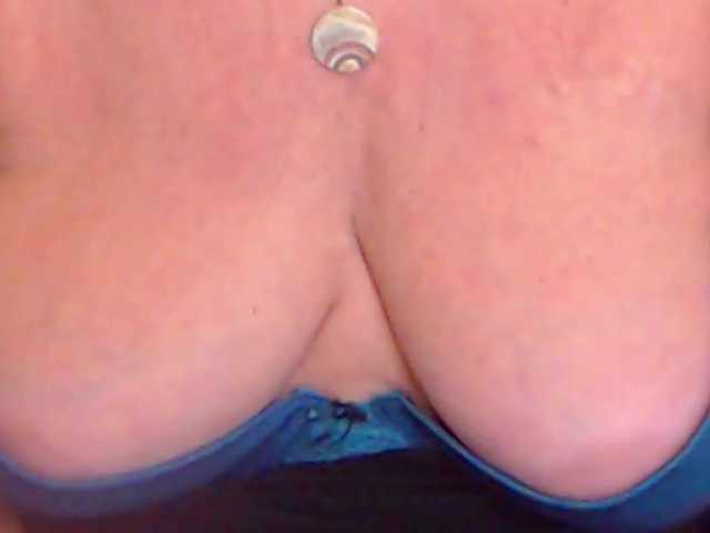 Live sex webcam photo for AlanaRichards #276743156
