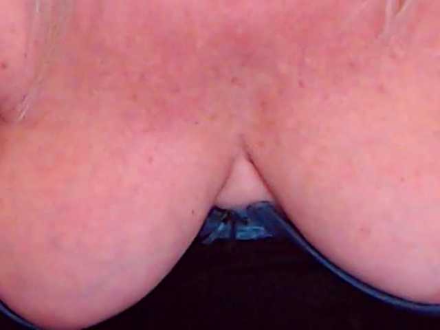 Live sex webcam photo for AlanaRichards #276968298
