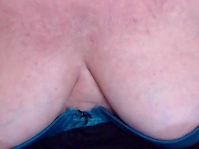 Live sex webcam photo for AlanaRichards #277044863