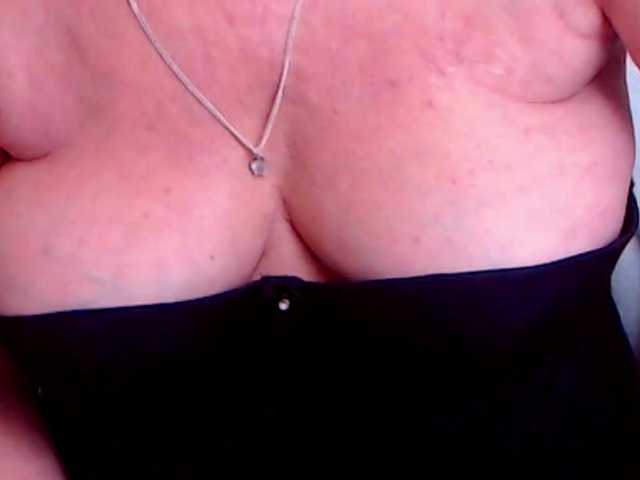 Live sex webcam photo for AlanaRichards #277762844