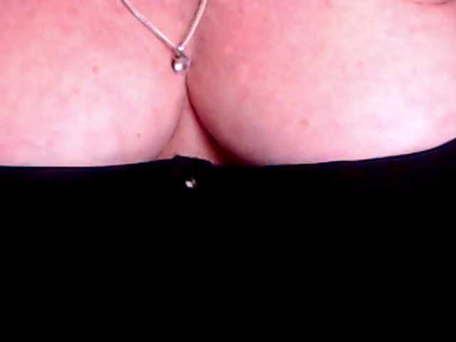 Live sex webcam photo for AlanaRichards #277873875