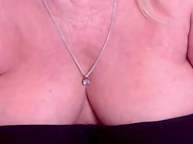 Live sex webcam photo for AlanaRichards #278024509