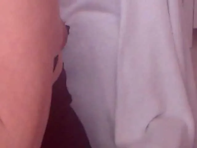 Live sex webcam photo for AlanaRichards #289568797