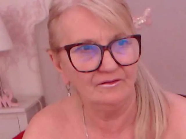 Live sex webcam photo for AlanaRichards #290734858