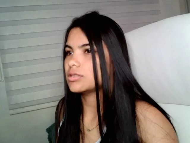 Live sex webcam photo for AlanaRodri #274264375