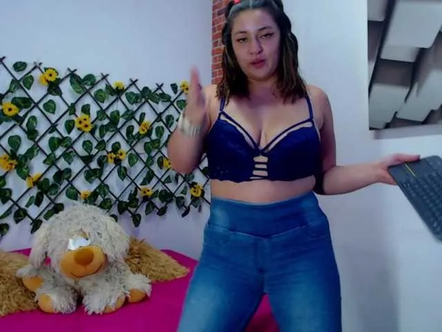 Live sex webcam photo for Alanahotter #272567742