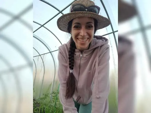 Live sex webcam photo for AlanisAlmera #273626275