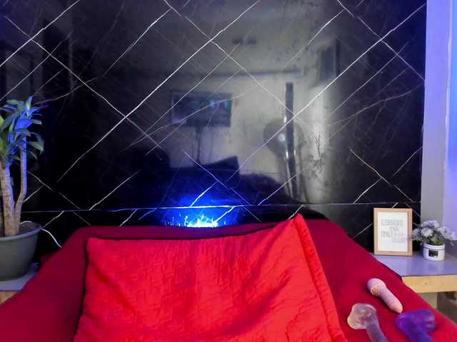 Live sex webcam photo for Alanna-Thomson #277606745