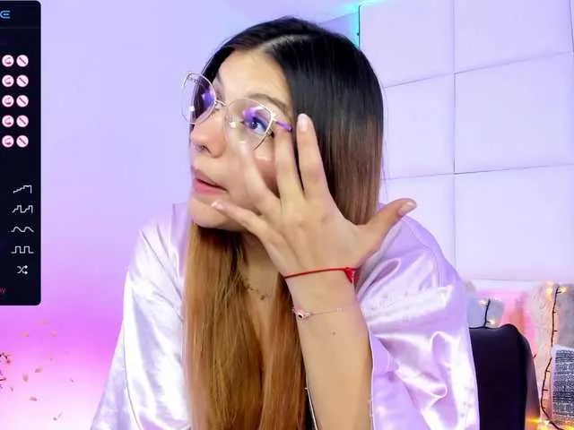 Live sex webcam photo for AlannaBundy #276220642