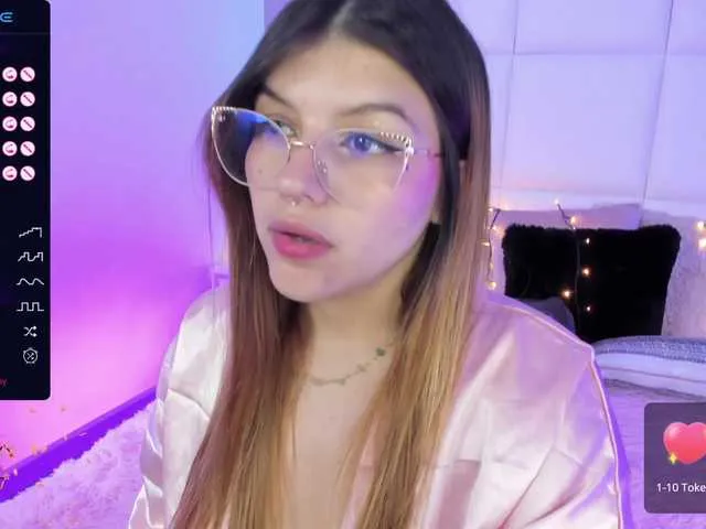 Live sex webcam photo for AlannaBundy #276286719