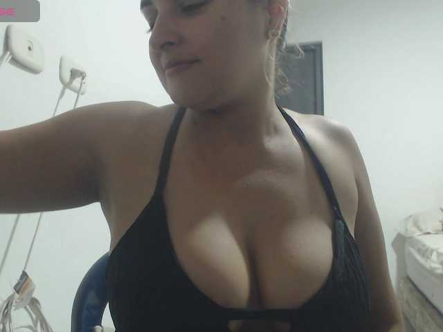 Live sex webcam photo for AlannaStephen #290940028