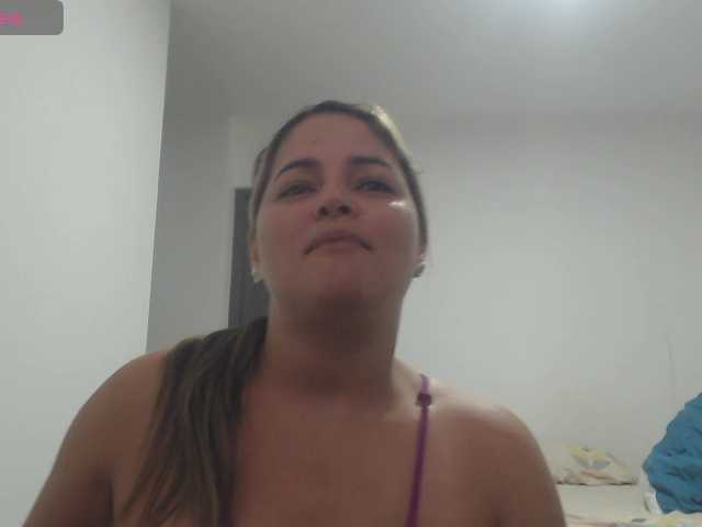 Live sex webcam photo for AlannaStephen #290990912