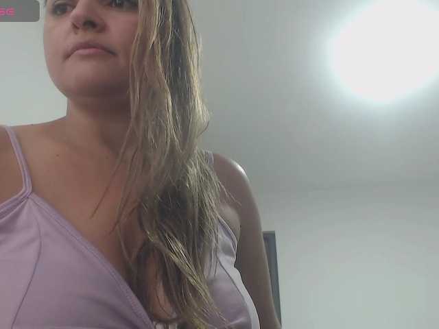 Live sex webcam photo for AlannaStephen #291062825