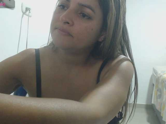 Live sex webcam photo for AlannaStephen #291558336