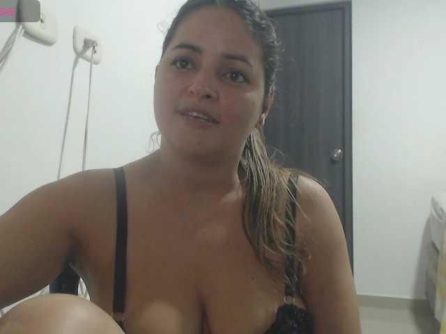 Live sex webcam photo for AlannaStephen #291572695