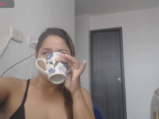 Live sex webcam photo for AlannaStephen #291582350