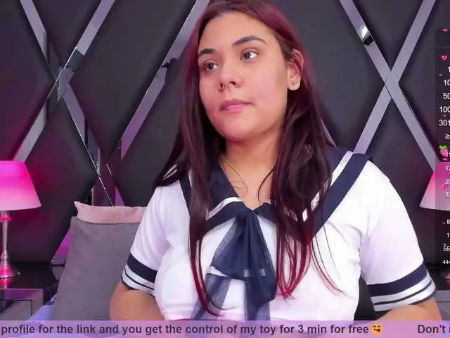 Live sex webcam photo for AlannaWest #276184397