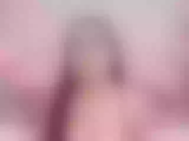 Live sex webcam photo for AlannaWest #276385577