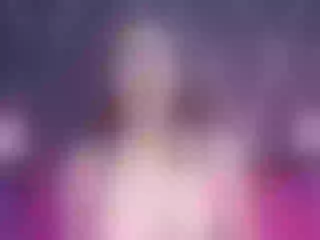 Live sex webcam photo for AlannaWest #276481911