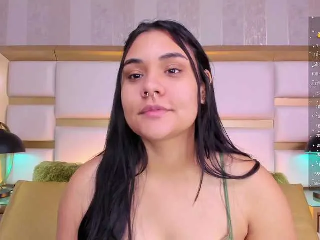Live sex webcam photo for AlannaWest #290028686