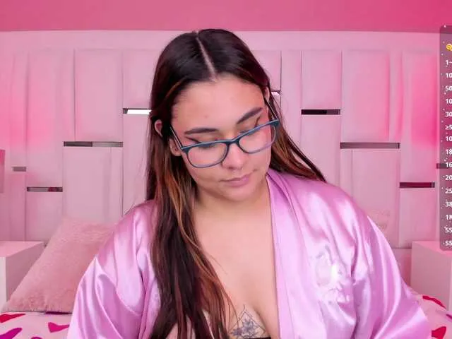 Live sex webcam photo for AlannaWest #290376277