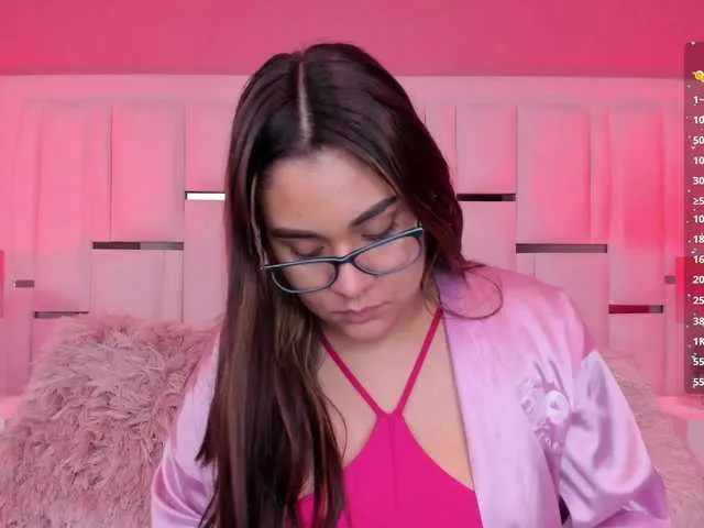 Live sex webcam photo for AlannaWest #290440677