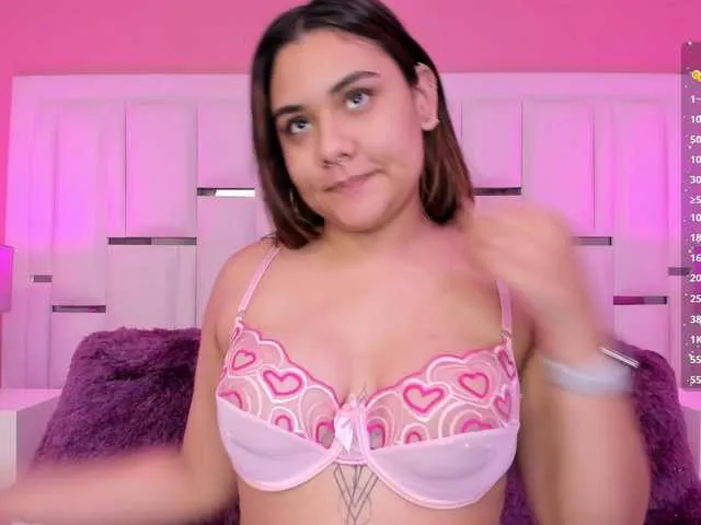 Live sex webcam photo for AlannaWest #290487460