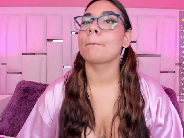 Live sex webcam photo for AlannaWest #290489442