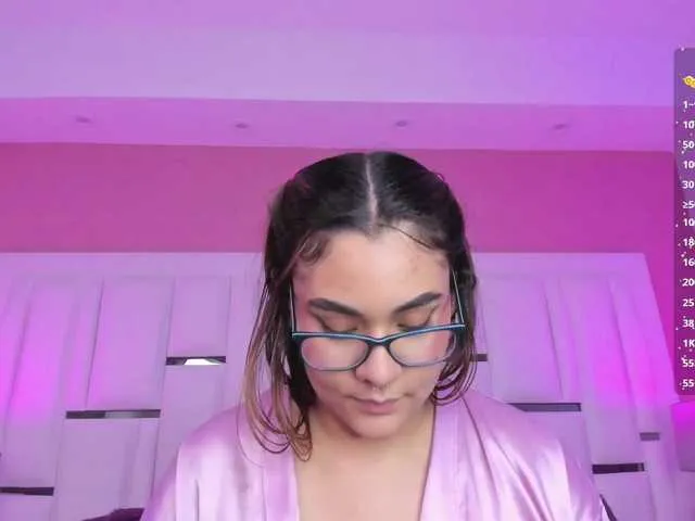 Live sex webcam photo for AlannaWest #290704397