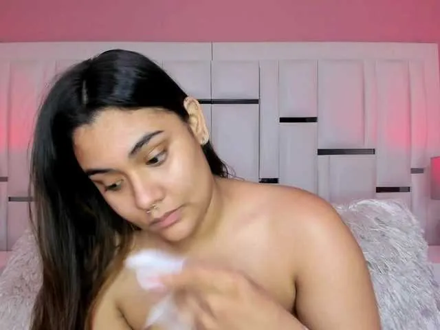 Live sex webcam photo for AlannaWest #291634383