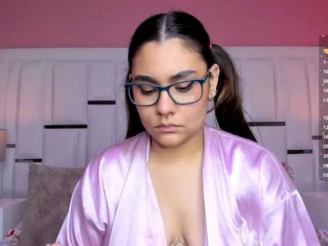 Live sex webcam photo for AlannaWest #291664539